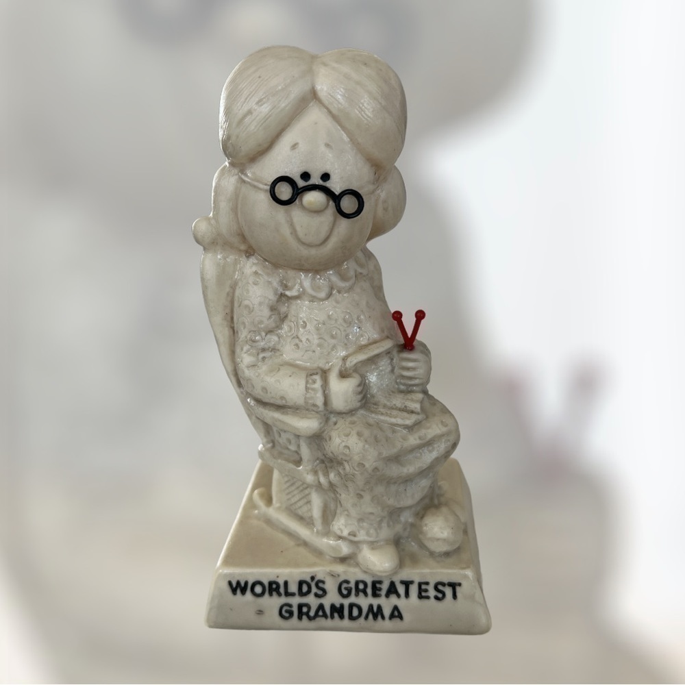 R & W Berrie World’s Greatest Grandma figurine